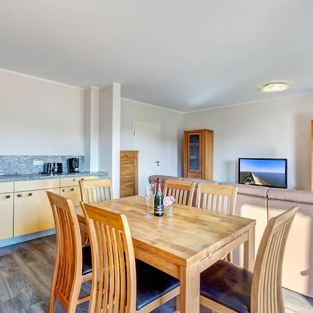 Peenemuende, Seglerhafen St Tjalk 03 & 10 * Peenemunde